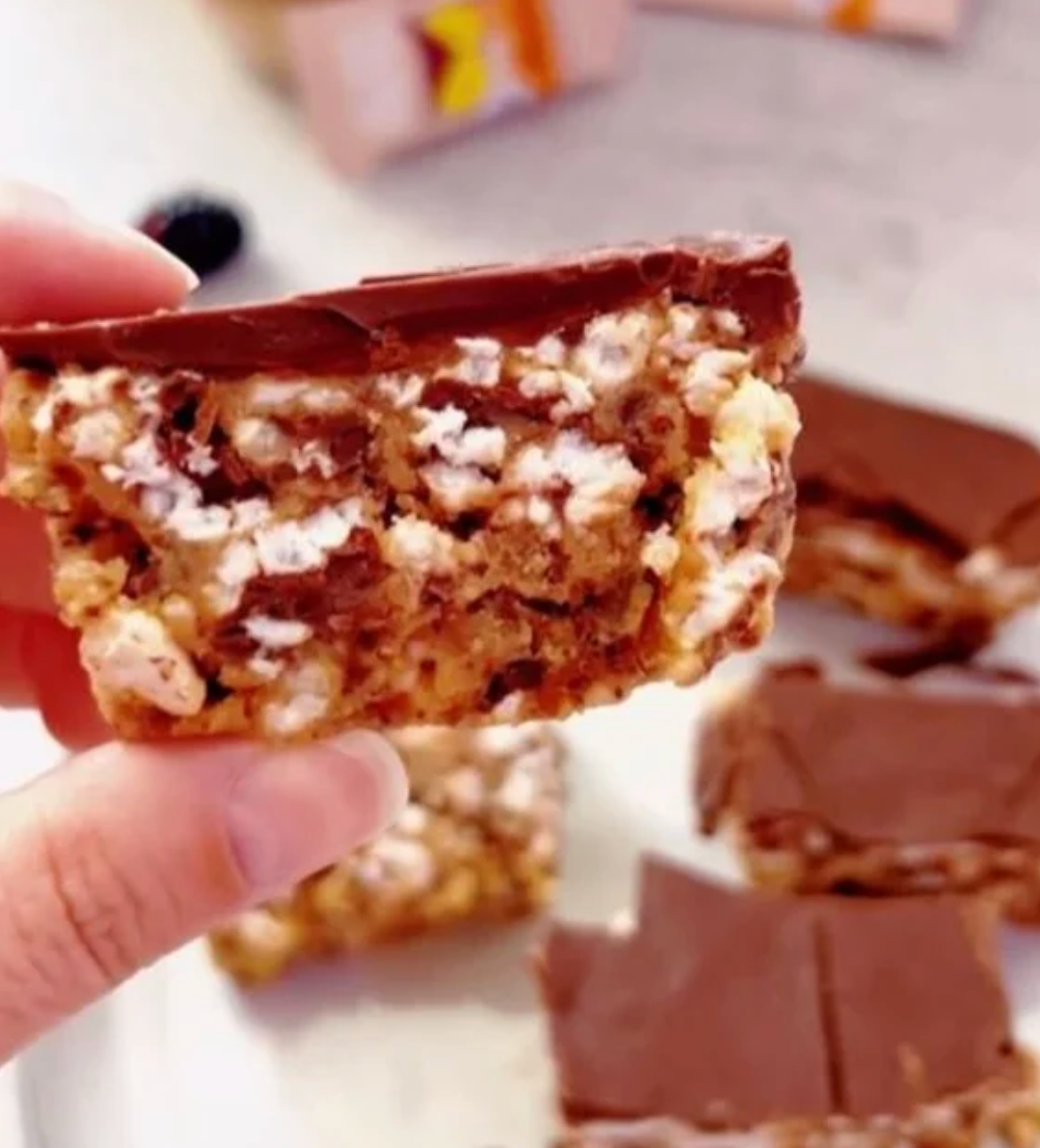 No-bake Chocolate cashew crunch bars by @_healthy_desserts_
